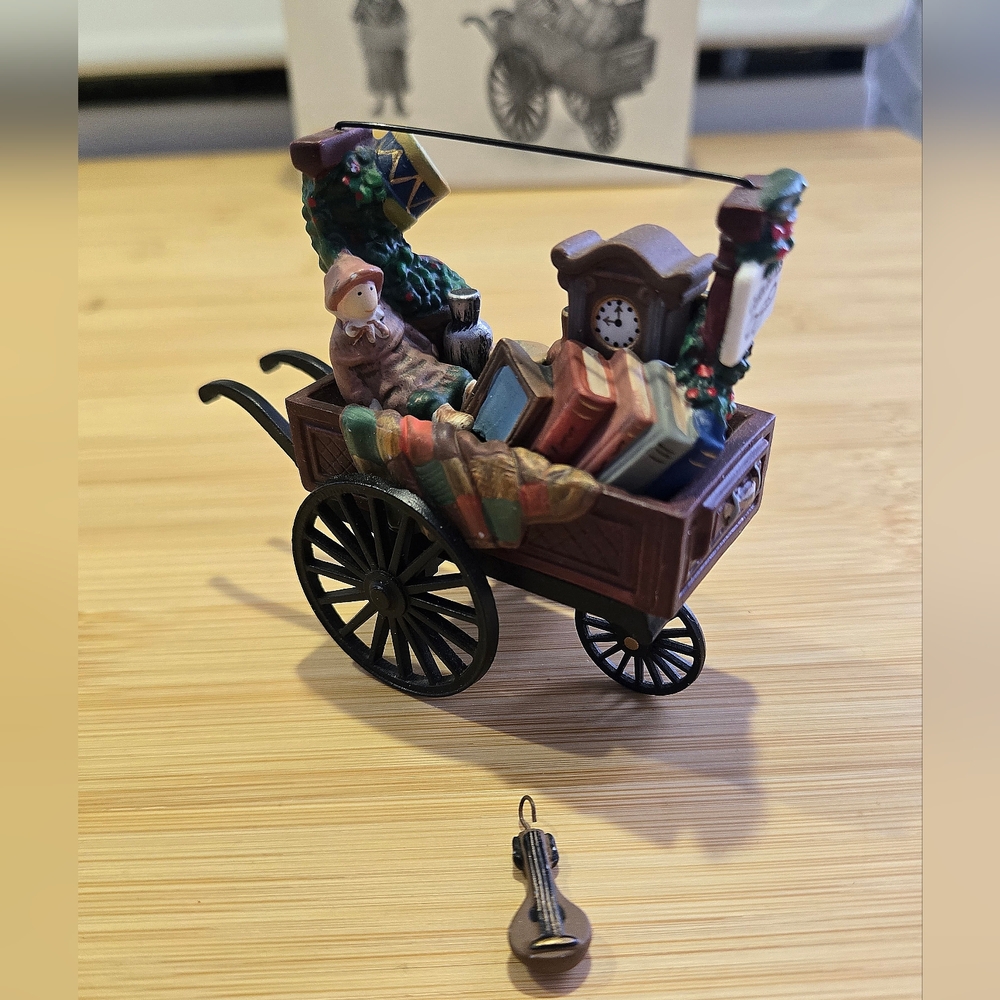 Department 56 Chelsea Market Curiosities Monger & Cart Figurine Set - Like New - Picture 6 of 12